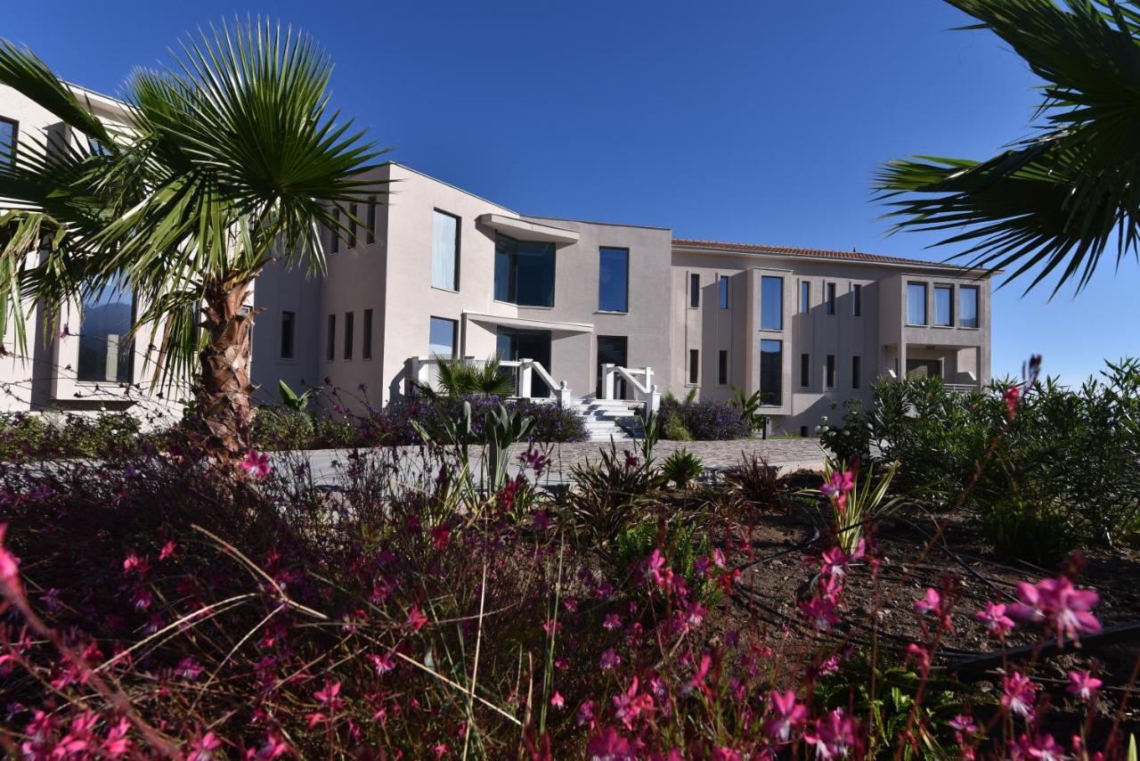 Viva Mare Hotel & Spa Mithymna Exteriör bild